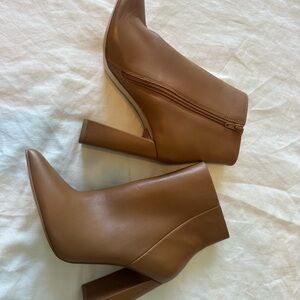 Steve Madden Tan Heeled Boots